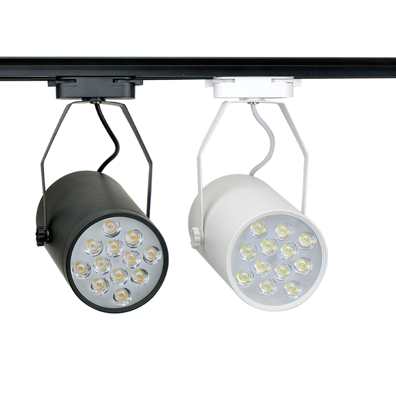 Chọn và bố trí đèn led rọi ray cho shop thời trang
